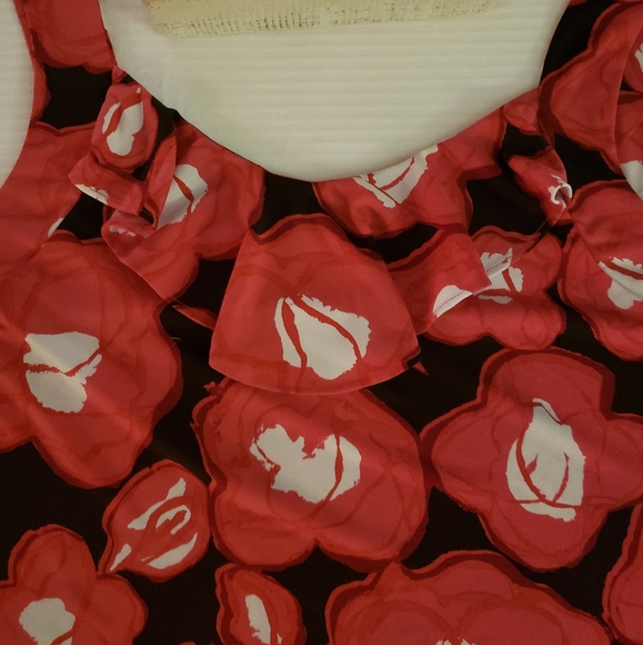 Spring Flower Top - Picture 2 of 3